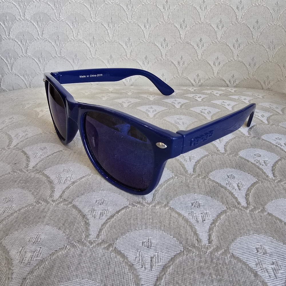 Igogs Unisex Blue Plastic Sunglasses Sun Shades Eye Protection Fashion Eyewear